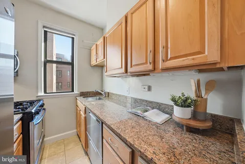 $320,000 | 2515 K Street Northwest, Unit 709, Washington, DC 20037