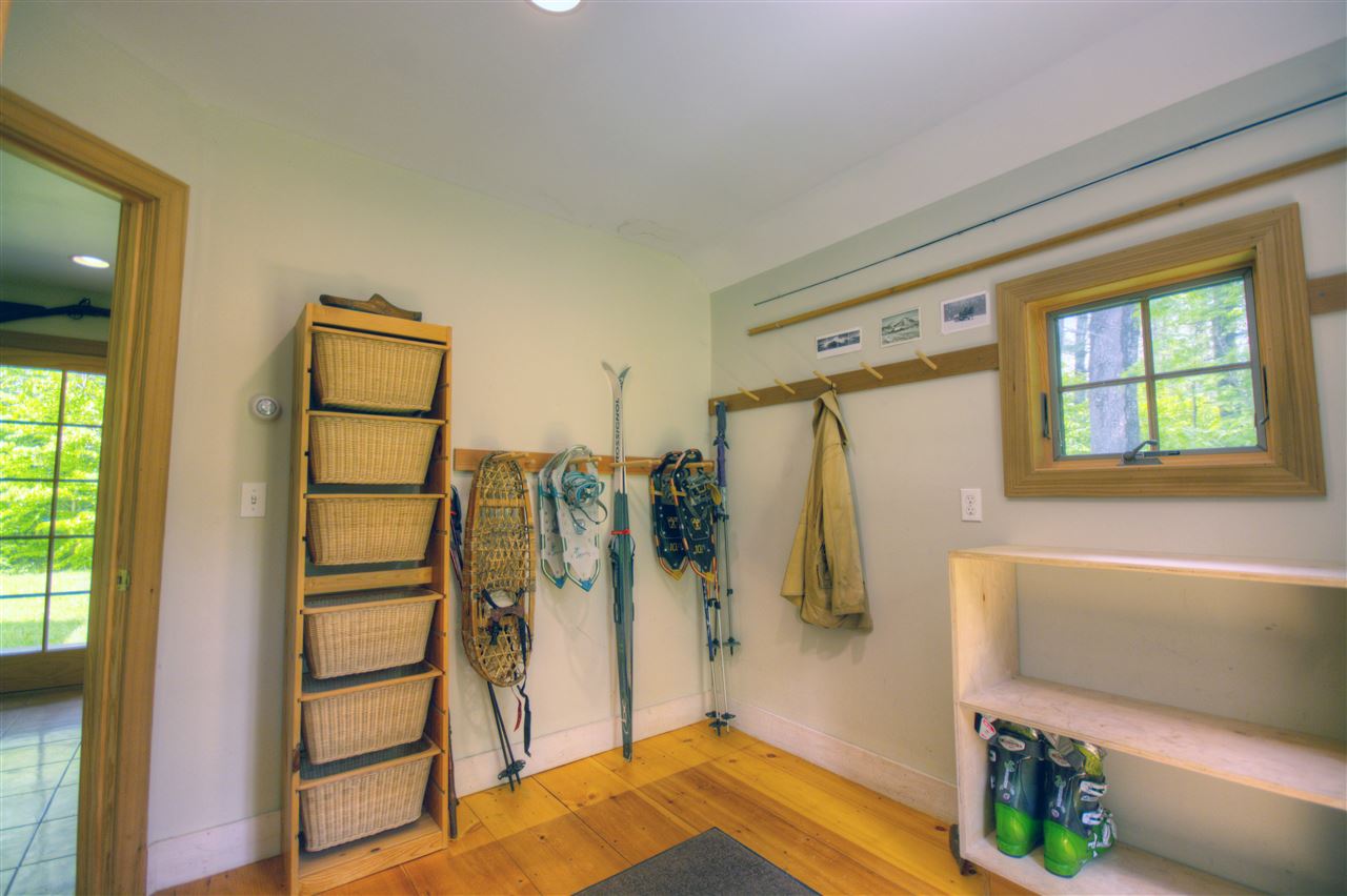 653 Middletown Road Londonderry, VT 05155 - Photo 4 of 17 Gallery Image 4