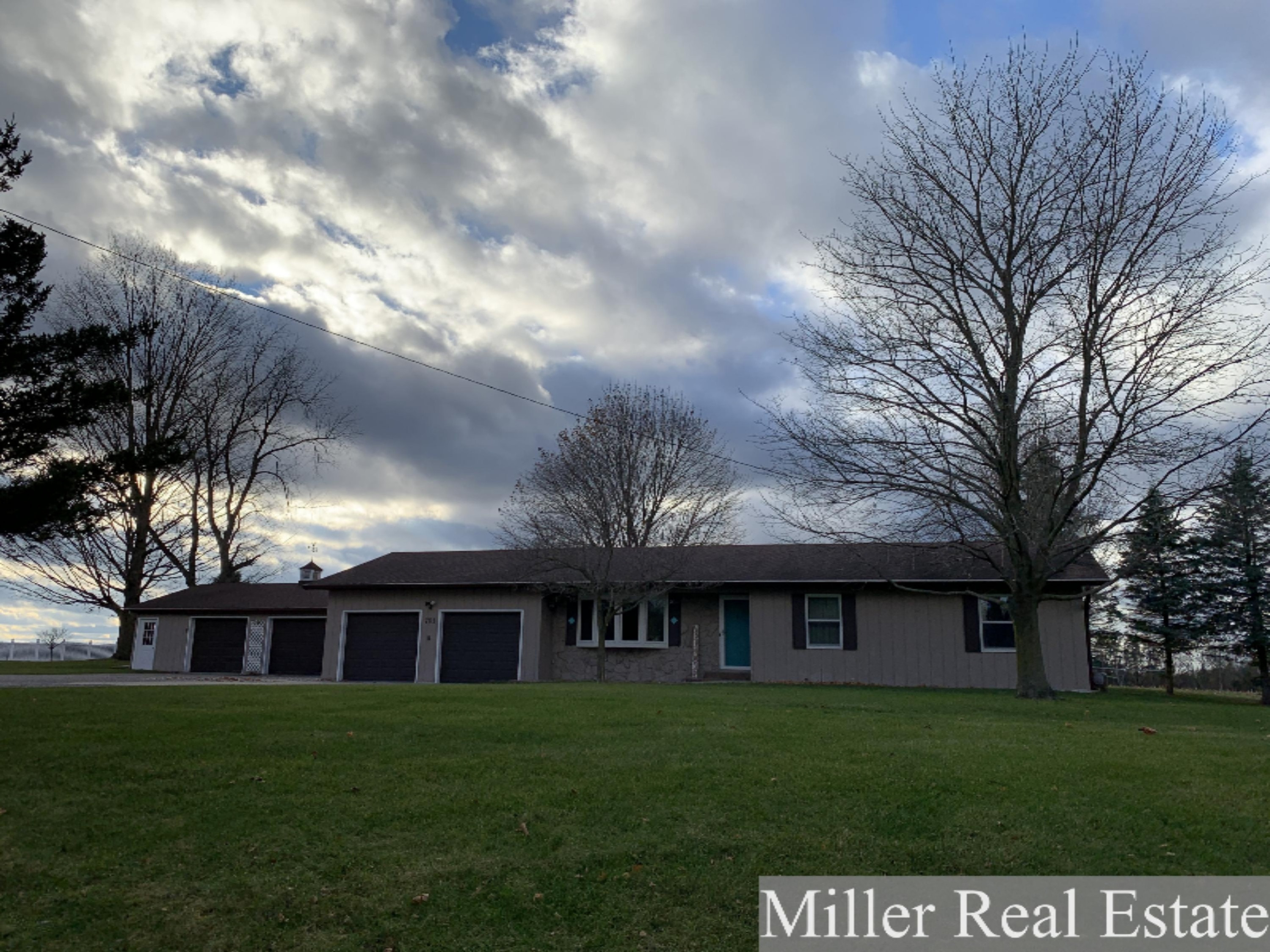 701 Hammond Road Hastings, MI 49058 - Photo 2 of 2 IMG_2853