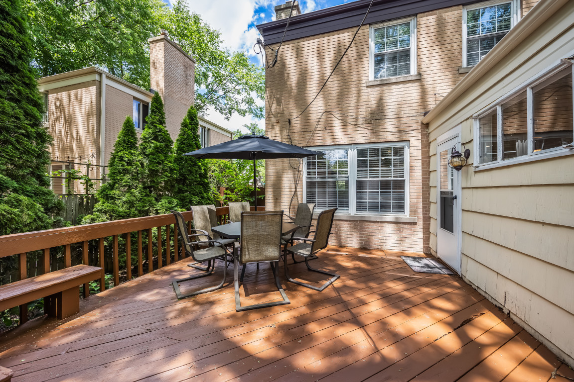 2314 Simpson Street Evanston, IL 60201 - Photo 32 of 37