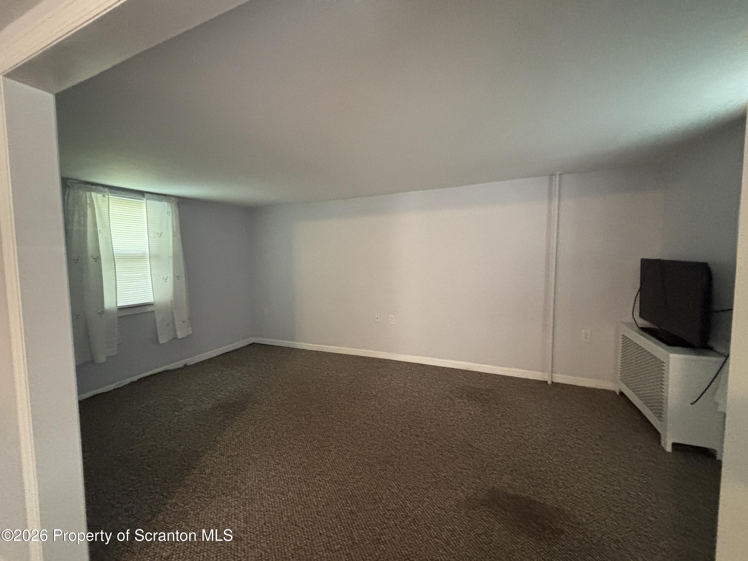 619 Hemlock Street Scranton, PA 18505 - Photo 5 of 26 IMG_9607