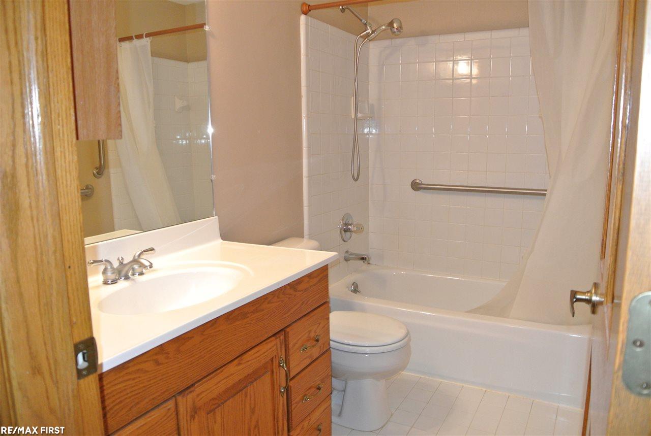 11538 Messmore Road Utica, MI 48317 - Photo 12 of 27 31341724-11.JPG