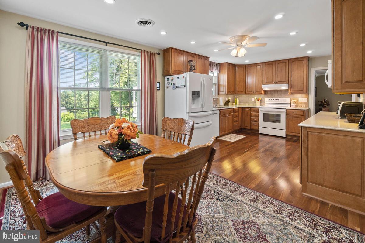 Breakfast Nook