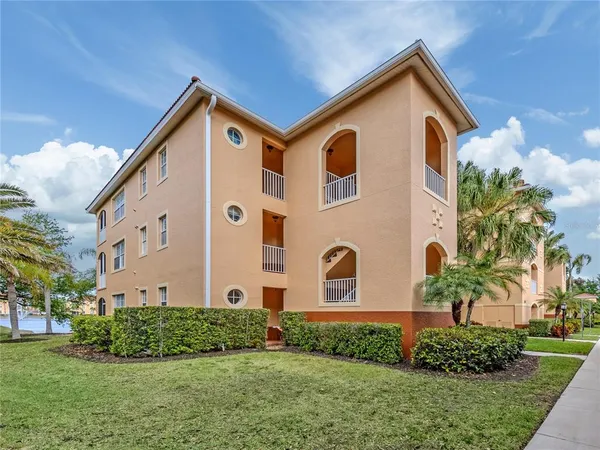 $297,500 | 121 North Auburn Road, Unit 11, Venice, FL 34292