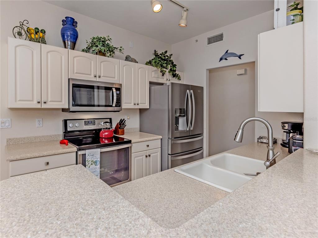 121 North Auburn Road, Unit 11 Venice, FL 34292 - Photo 11 of 33