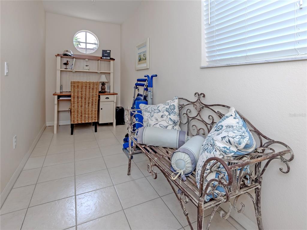 121 North Auburn Road, Unit 11 Venice, FL 34292 - Photo 20 of 33