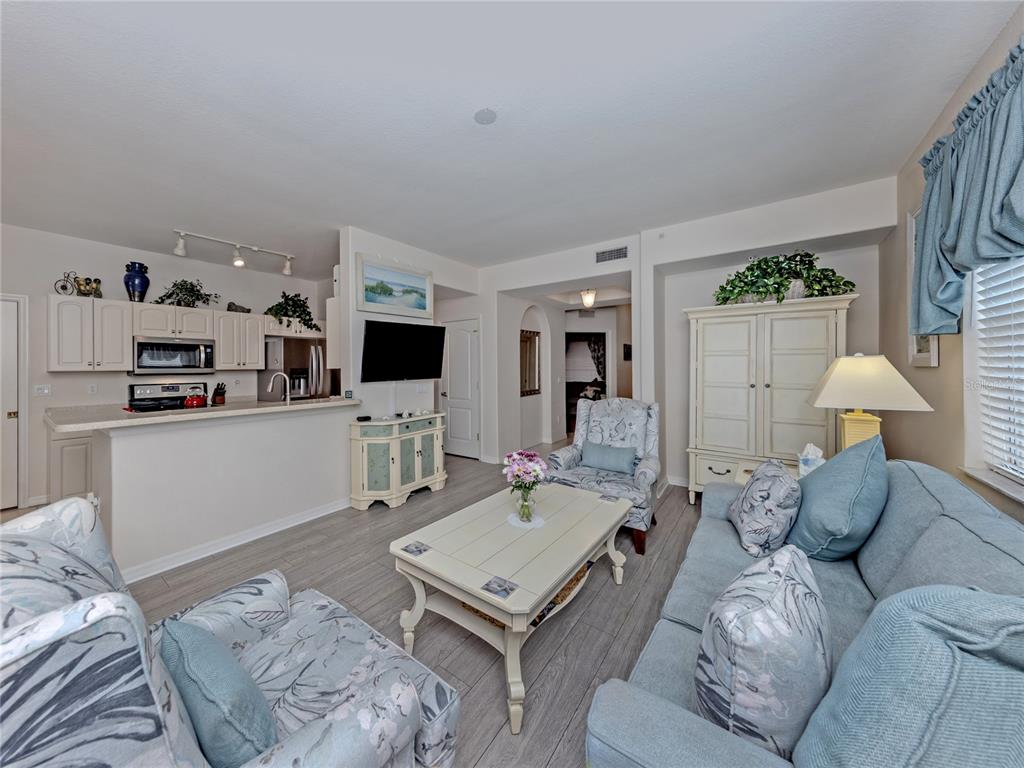 121 North Auburn Road, Unit 11 Venice, FL 34292 - Photo 6 of 33