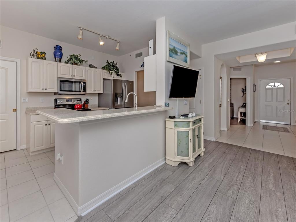 121 North Auburn Road, Unit 11 Venice, FL 34292 - Photo 10 of 33