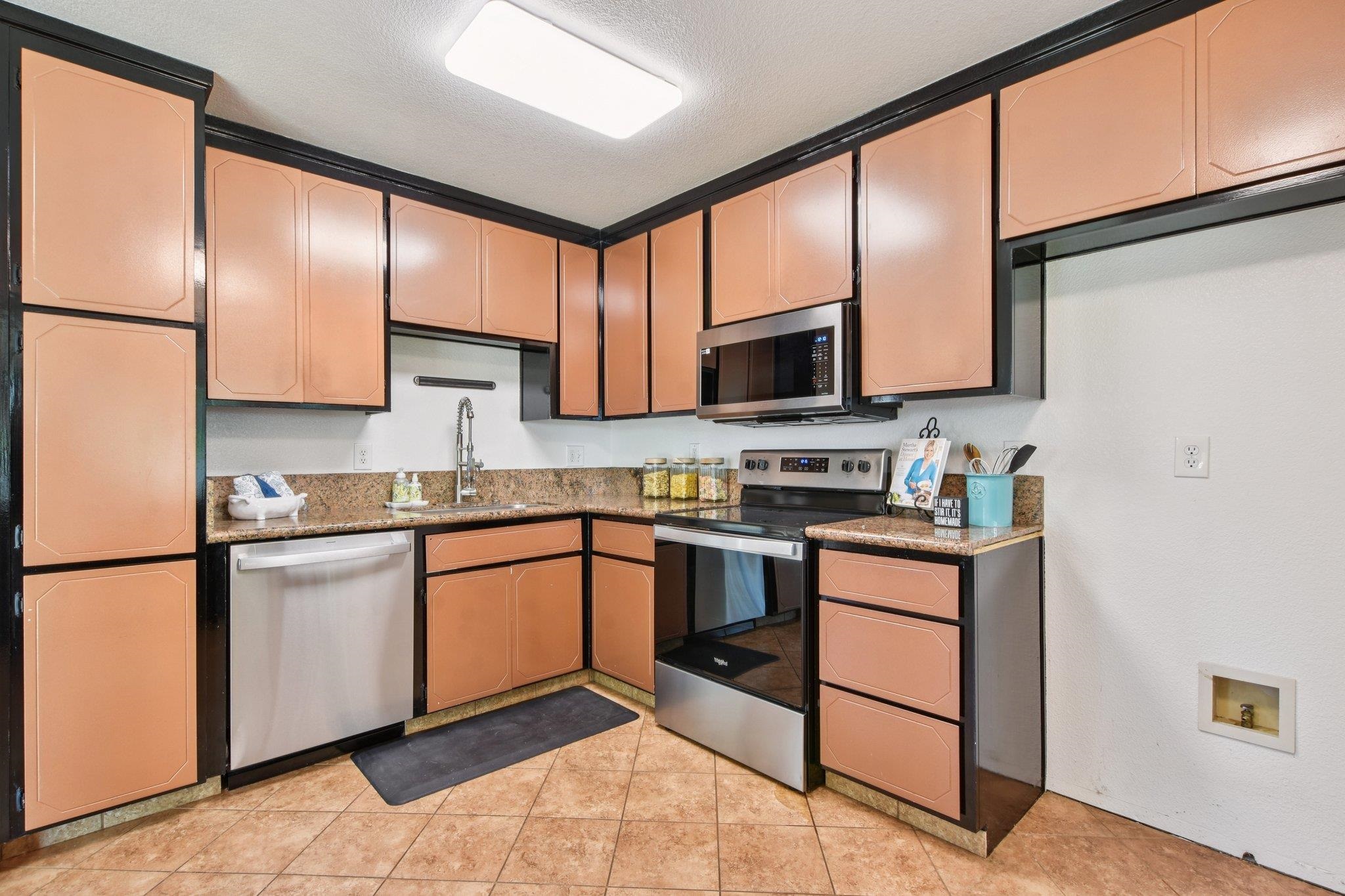 1332 Corodon Street Walnut Grove, CA 95690 - Photo 9 of 42