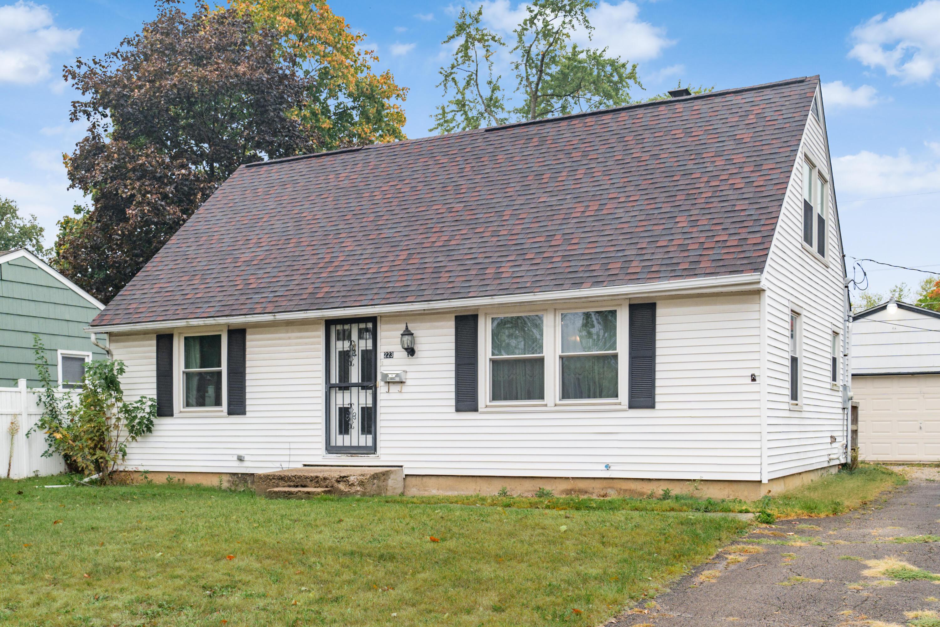 223 Sturbridge Road Columbus, OH 43228 - Photo 1 of 35 Nice to meet you! I'm actually looking for a great new owner who will help me shine!