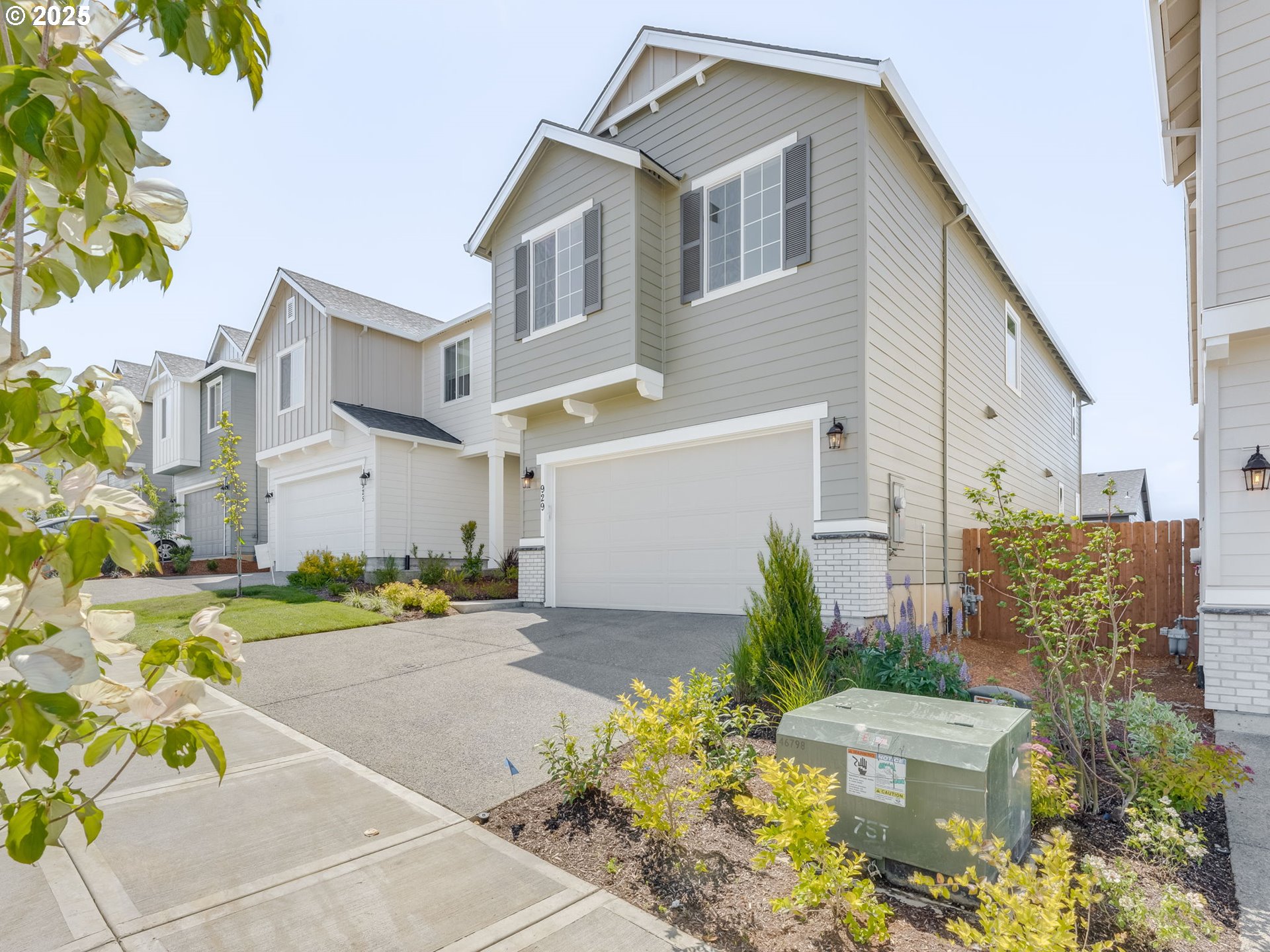 1007 Northwest 178th Street Ridgefield, WA 98642 - Photo 2 of 35 Gallery Image 2