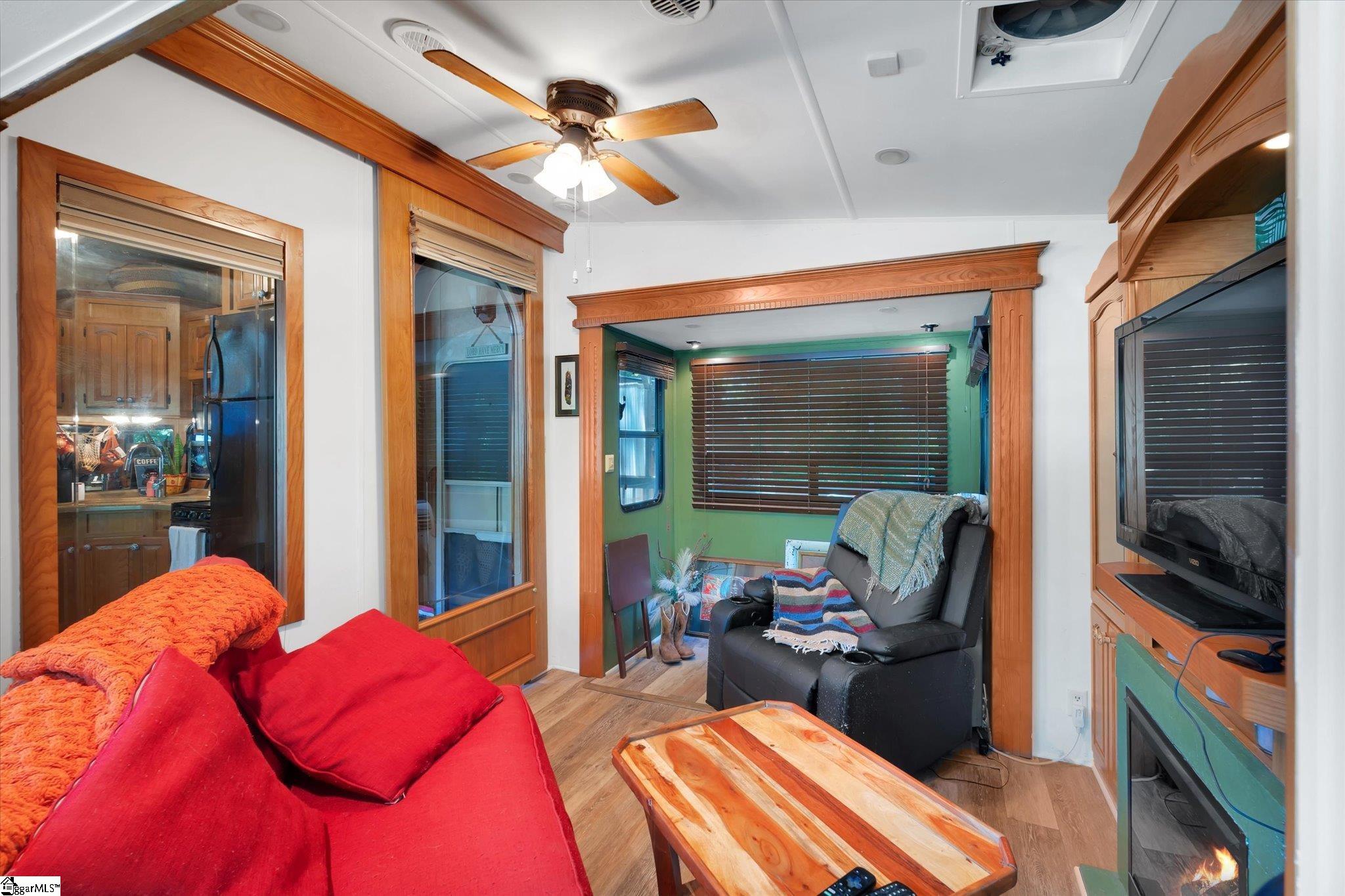 522 Loop Circle Westminster, SC 29693 - Photo 4 of 16