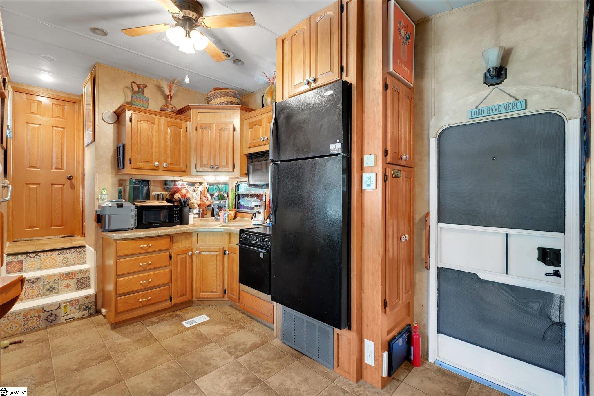 522 Loop Circle Westminster, SC 29693 - Photo 6 of 16