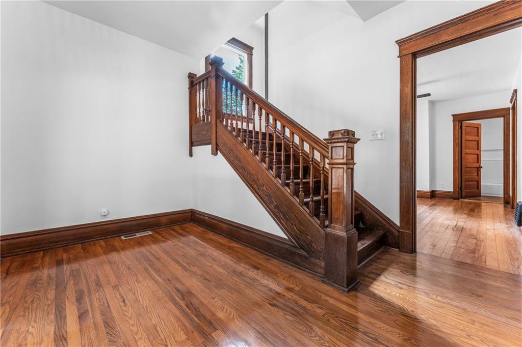 978 Rutledge Road Transfer, PA 16154 - Photo 8 of 32 Gallery Image 8