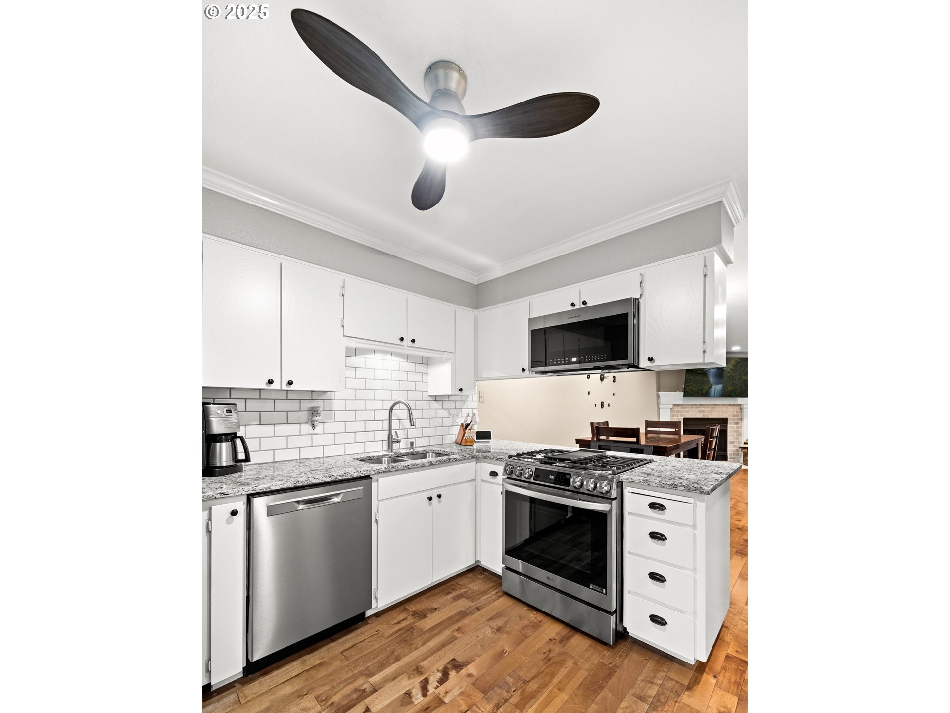 10900 Southwest 76th Place, Unit 46 Portland, OR 97223 - Photo 11 of 34