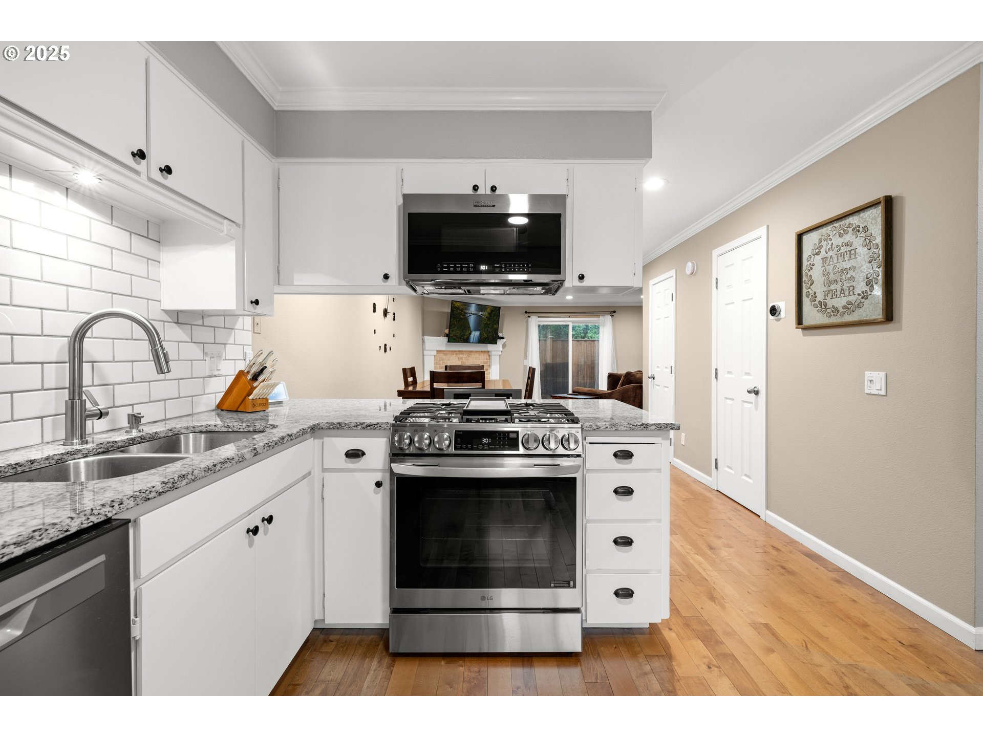 10900 Southwest 76th Place, Unit 46 Portland, OR 97223 - Photo 12 of 34