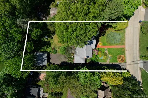 $1,849,000 | 10 Crescent Road, Port Washington, NY 11050