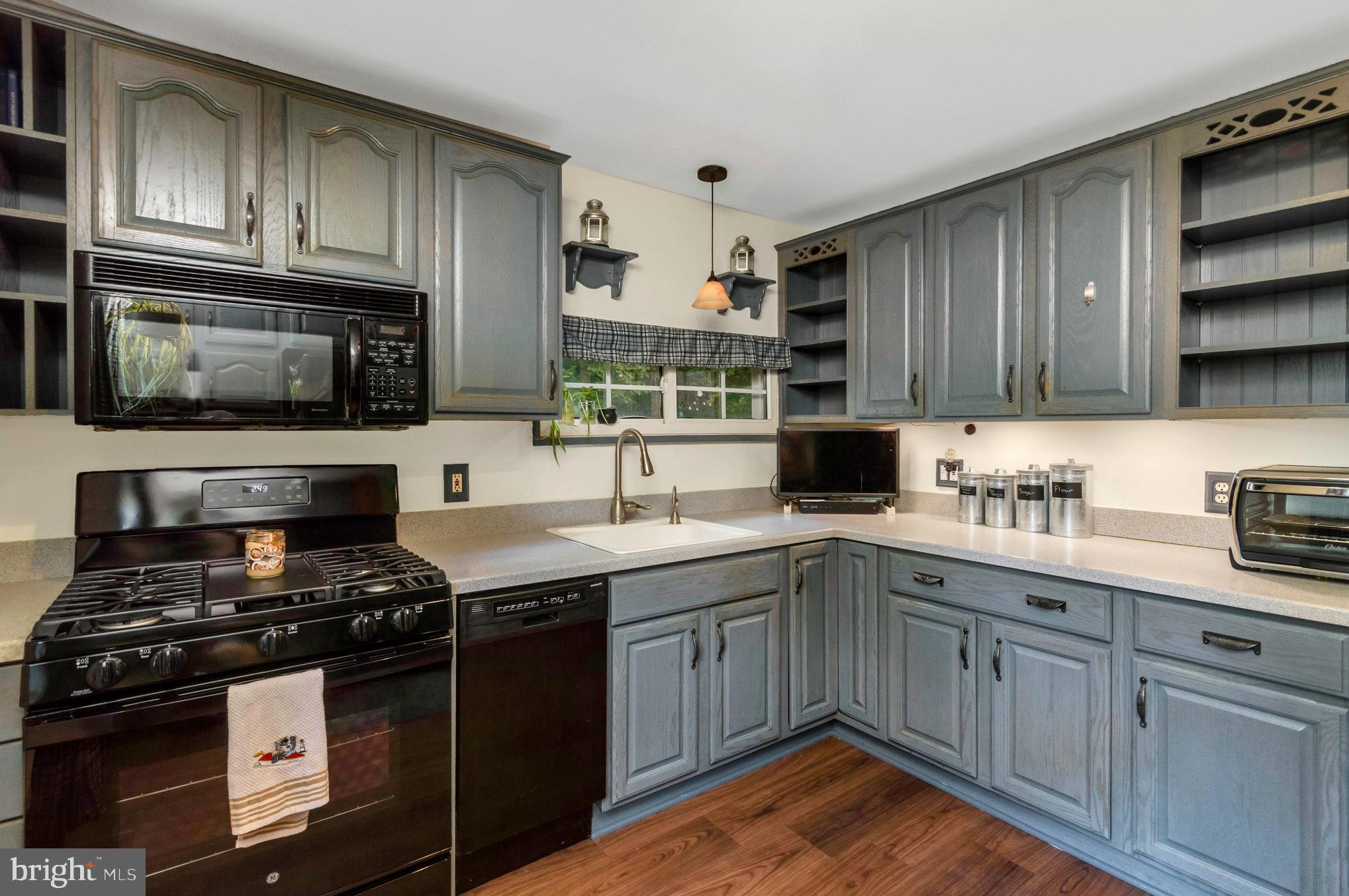 3813 Findley Road Woodbridge, VA 22193 - Photo 8 of 37 Kitchen