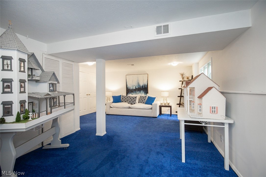 361 Skyview Road Cleveland, OH 44109 - Photo 29 of 38