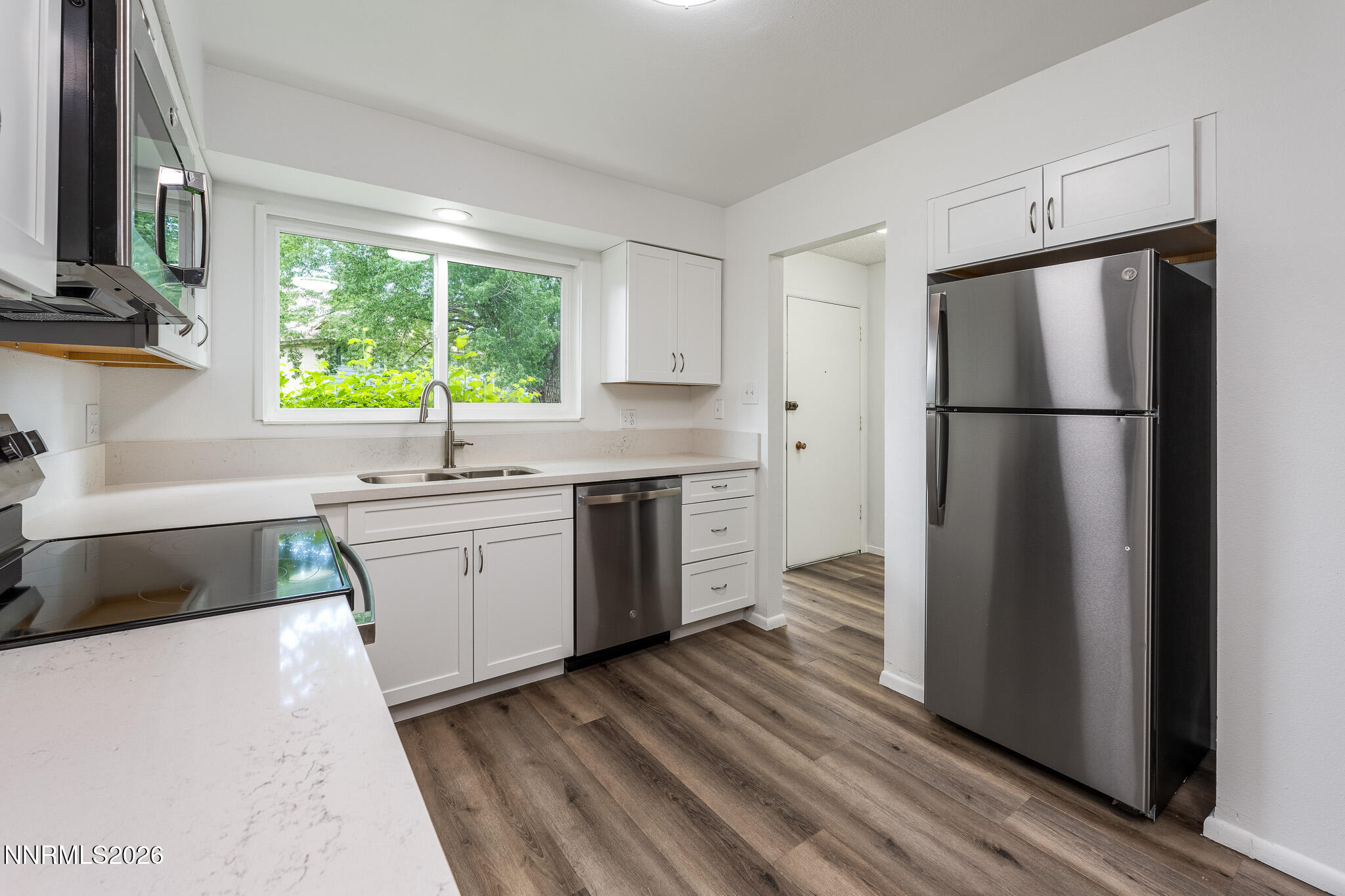 403 Smithridge Park Reno, NV 89502 - Photo 3 of 11 403 Smithridge Kitchen 2