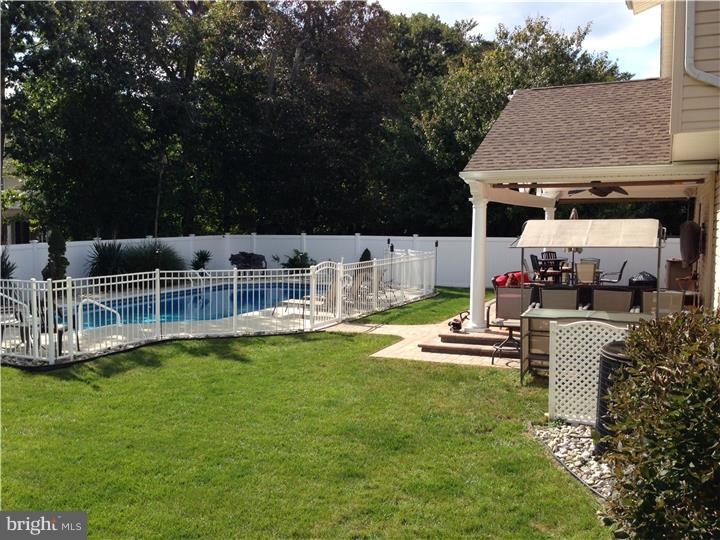 19 Upton Way Sewell, NJ 08080 - Photo 20 of 22 Exterior Back