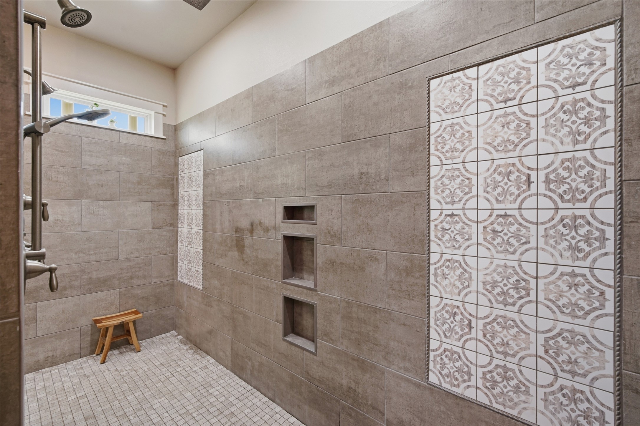 681 Emma Road Oakhurst, TX 77359 - Photo 8 of 30 Huge walk around Master Shower