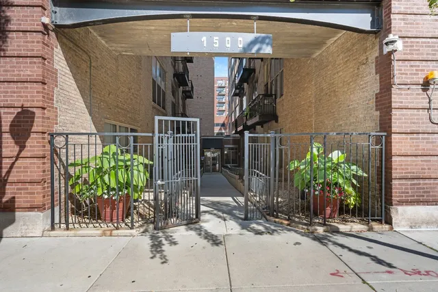 $297,000 | 1500 West Monroe Street, Unit 409, Chicago, IL 60607