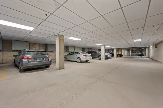 $297,000 | 1500 West Monroe Street, Unit 409, Chicago, IL 60607