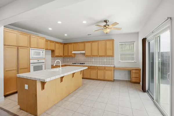 $599,888 | 381 Honeybell Street, Los Banos, CA 93635