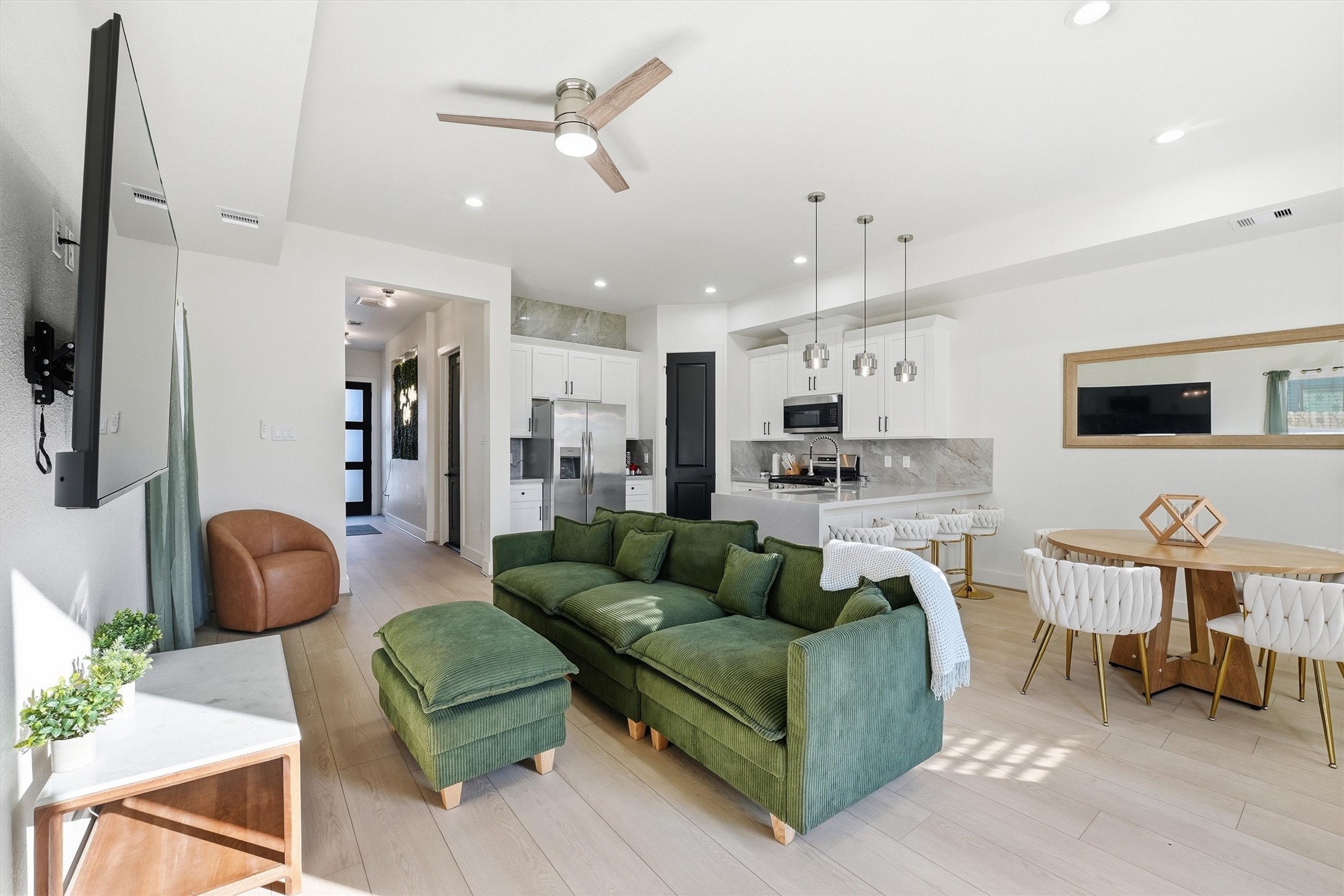 7908 Brandon Street, Unit B Houston, TX 77051 - Photo 7 of 19