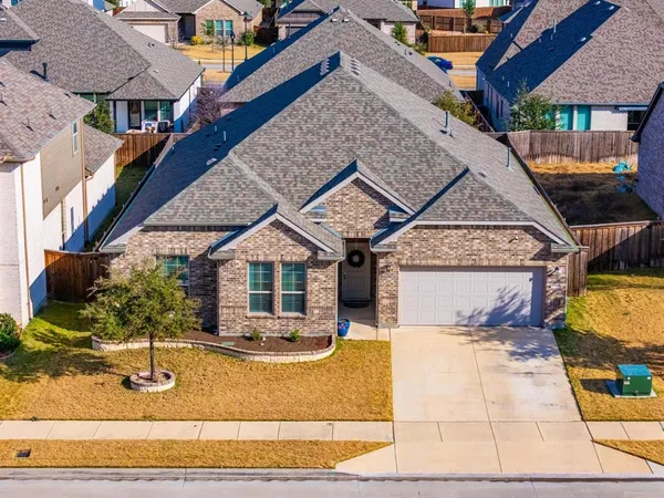 a view of a house with entertaining space