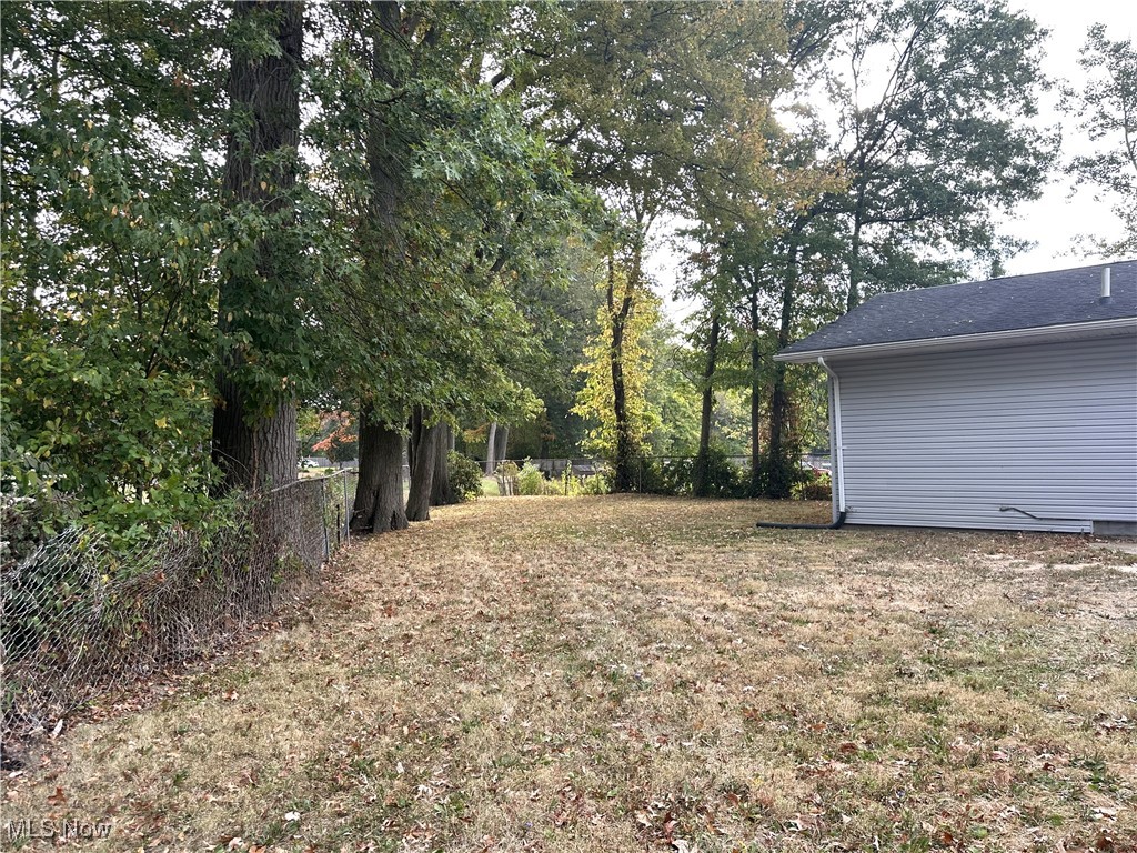 3000 Parkman Road Northwest Warren, OH 44485 - Photo 26 of 26 View of yard