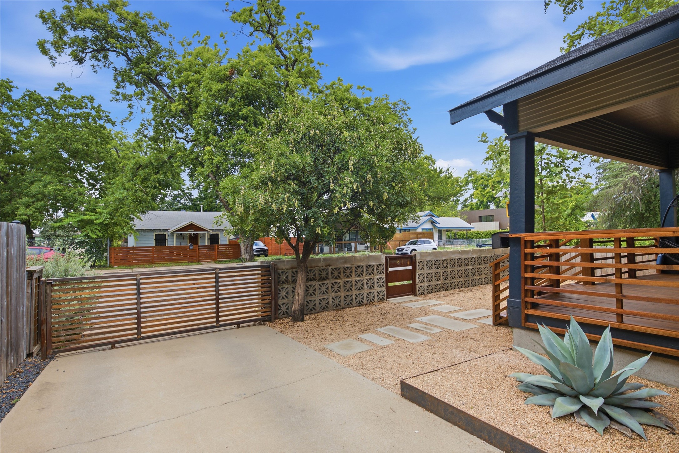 2007 East 2nd Street Austin, TX 78702 - Photo 2 of 24