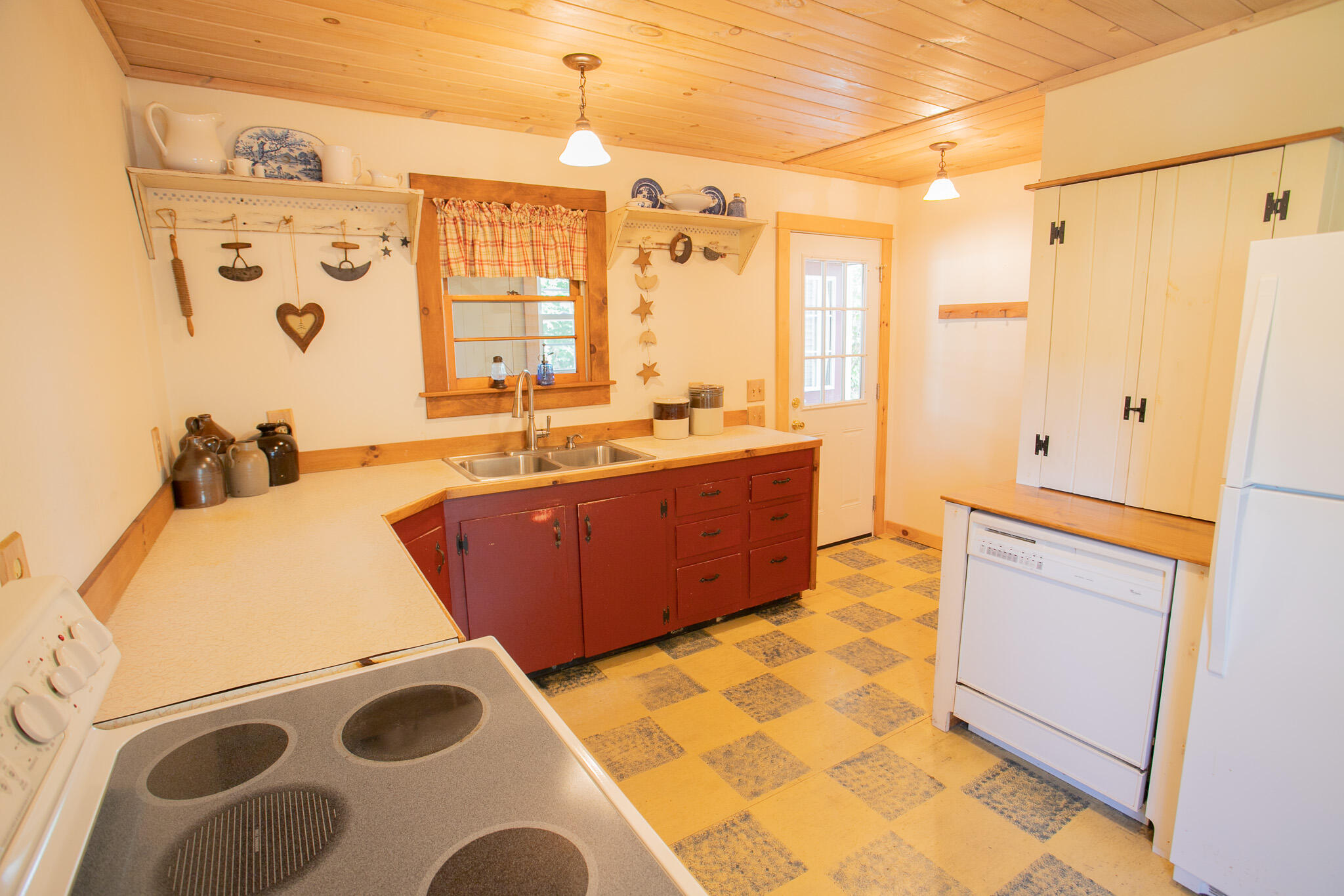 36 Beech Street East Millinocket, ME 04430 - Photo 9 of 60 IMG_0236