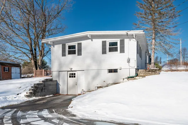 $519,000 | 23 Meadow Lane, Greenland, NH 03840