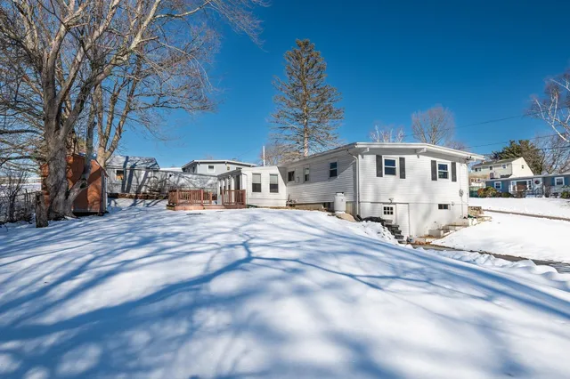 $519,000 | 23 Meadow Lane, Greenland, NH 03840