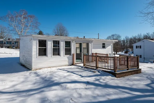 $519,000 | 23 Meadow Lane, Greenland, NH 03840