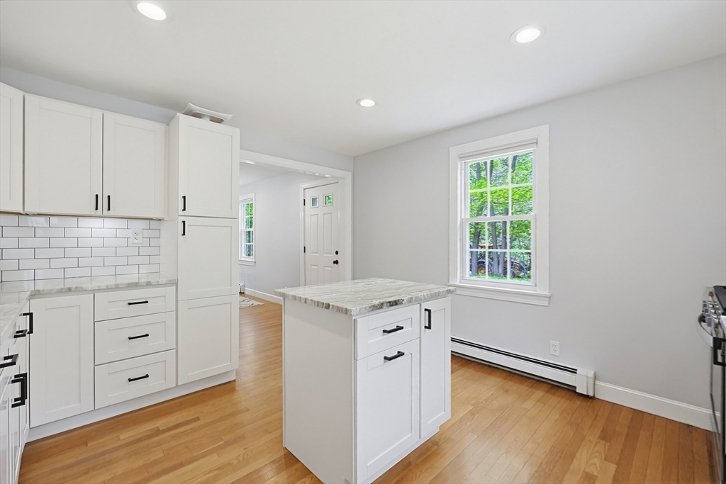 424 Dedham Street Wrentham, MA 02093 - Photo 8 of 40