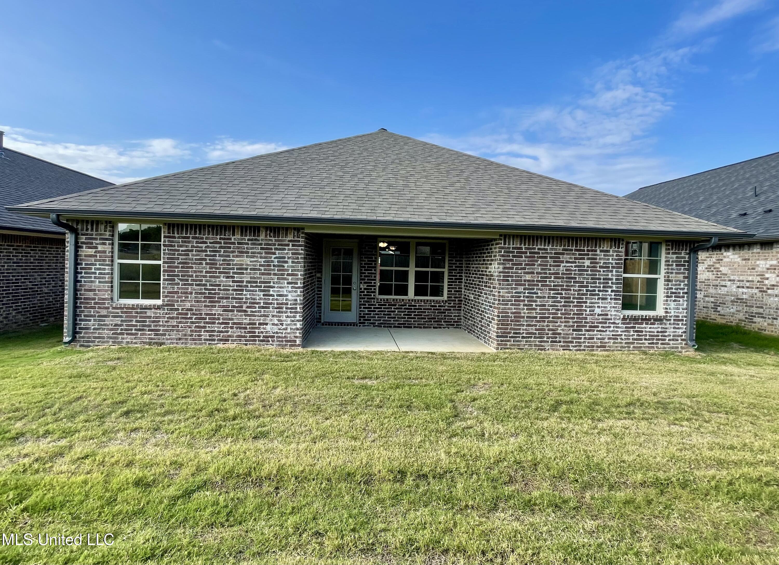 1663 Cambria Drive Southaven, MS 38671 - Photo 12 of 13 A4DED2B7-8050-43D7-B73B-2A2742867B56