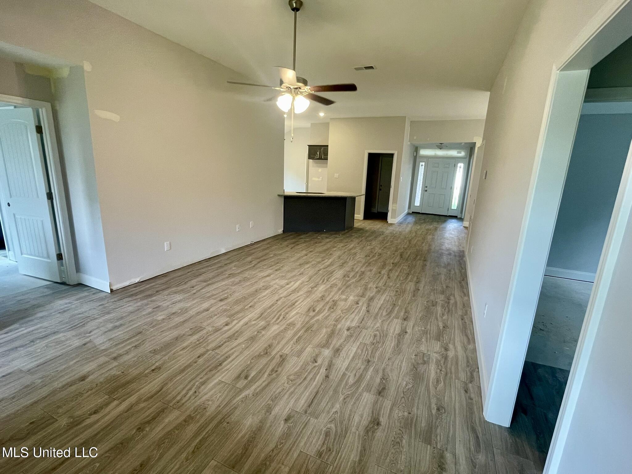 1663 Cambria Drive Southaven, MS 38671 - Photo 2 of 13 5EF96EE6-2B6F-42B9-AEA1-89E120A8AD4B