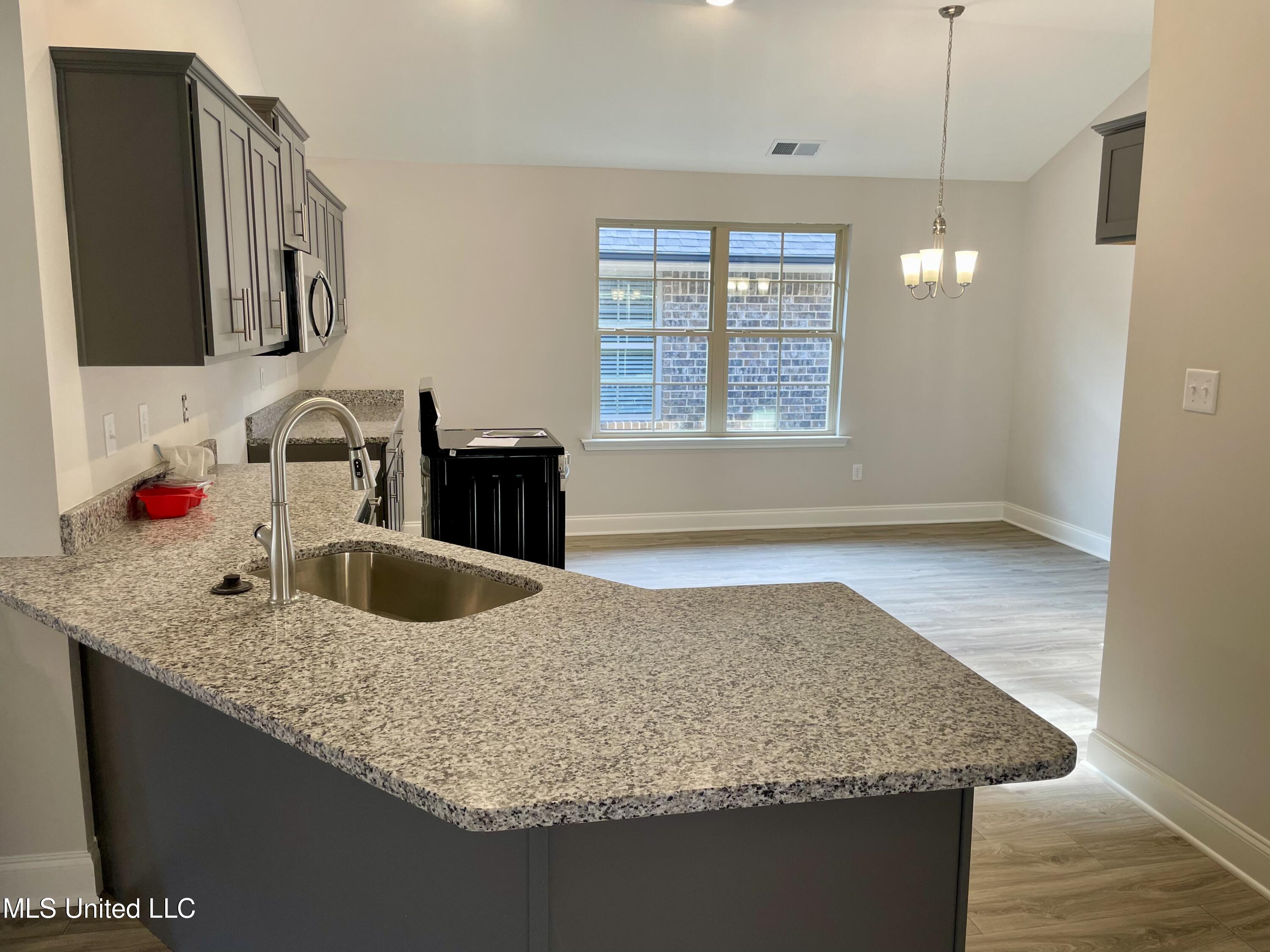 1663 Cambria Drive Southaven, MS 38671 - Photo 7 of 13 D7321237-BD04-477D-A297-C87D8F60DA4C