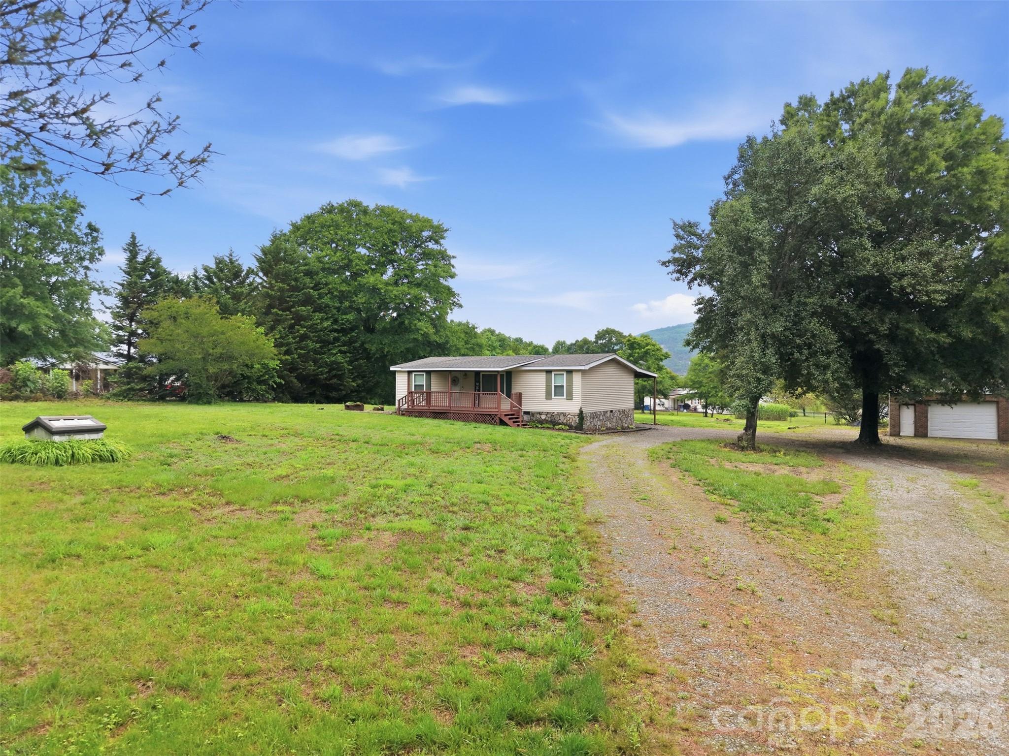1309 Poole Gooden Road Hiddenite, NC 28636 - Photo 3 of 34