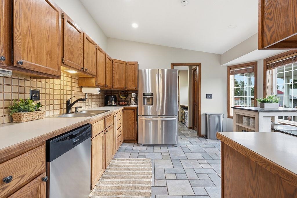 21913 North Meadowview Drive Colbert, WA 99005 - Photo 12 of 50