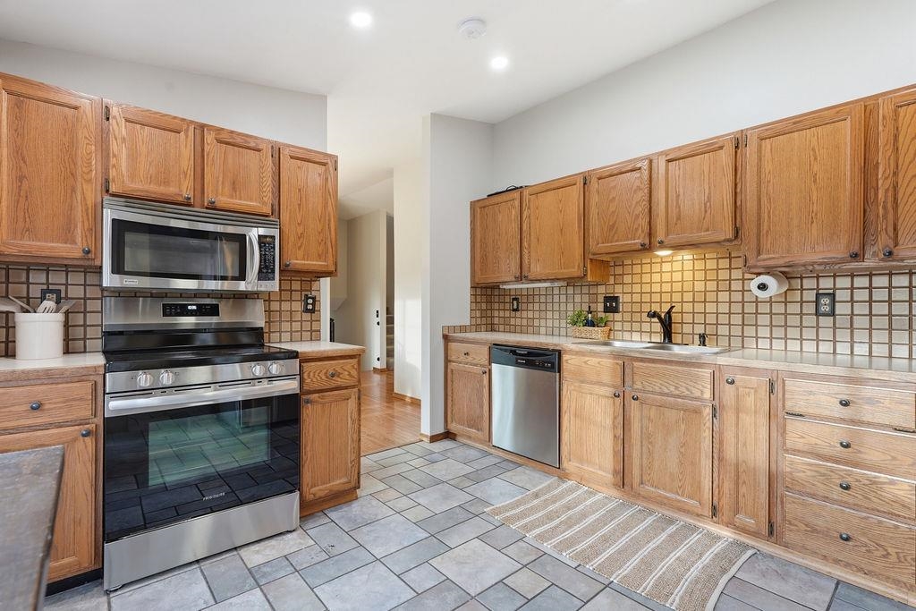 21913 North Meadowview Drive Colbert, WA 99005 - Photo 13 of 50