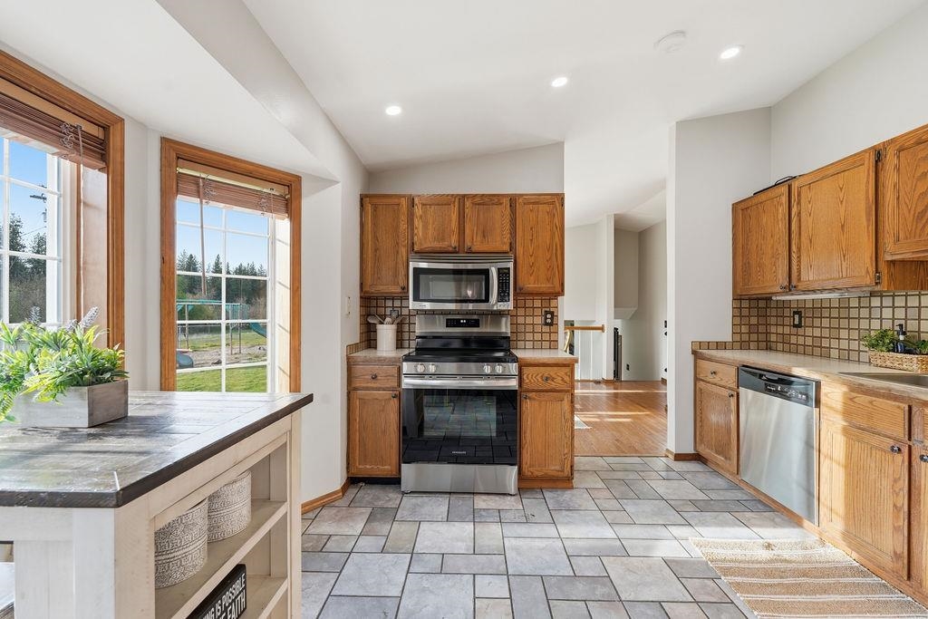 21913 North Meadowview Drive Colbert, WA 99005 - Photo 14 of 50