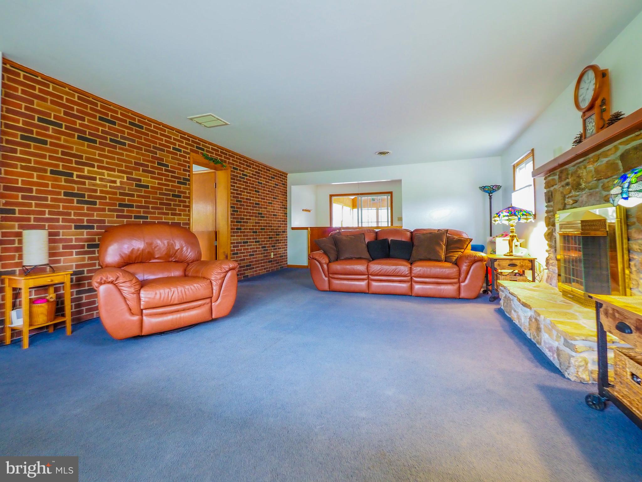 2739 Manchester Road Westminster, MD 21157 - Photo 21 of 43 Living room