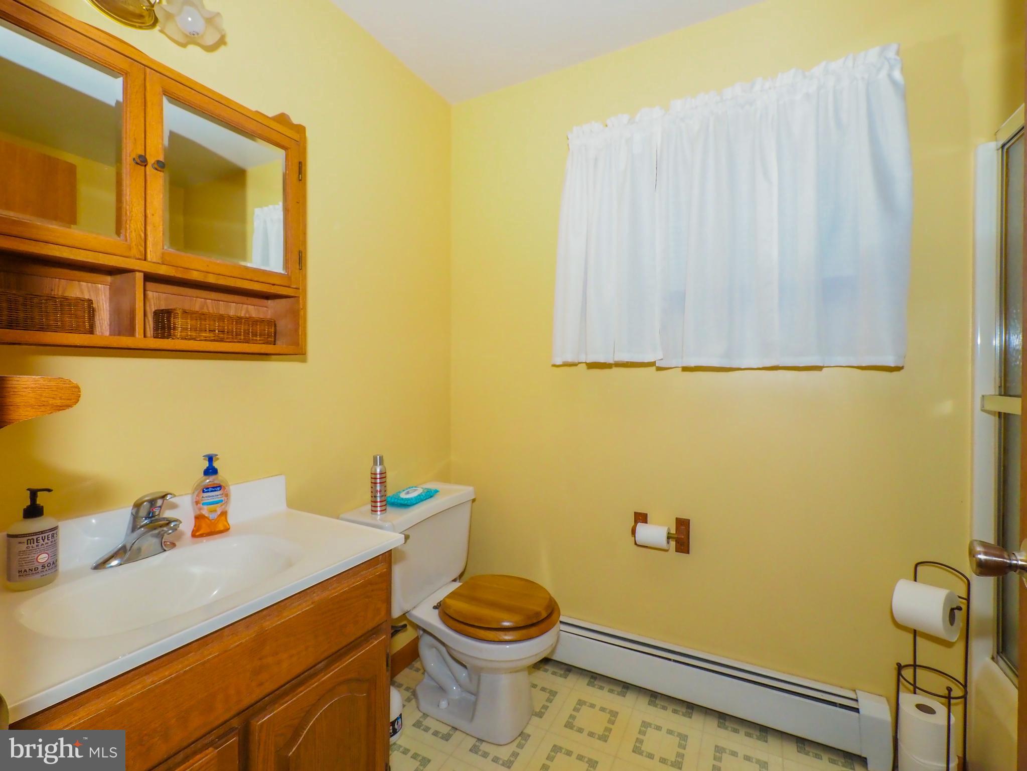 2739 Manchester Road Westminster, MD 21157 - Photo 40 of 43 Primary Full Bathroom