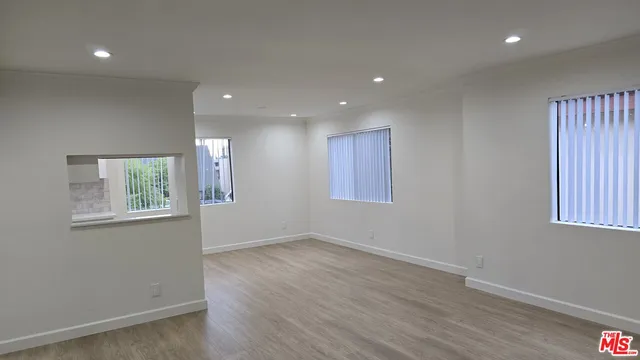 $2,850 | 330 Cameron Place, Unit 10, Glendale, CA 91207