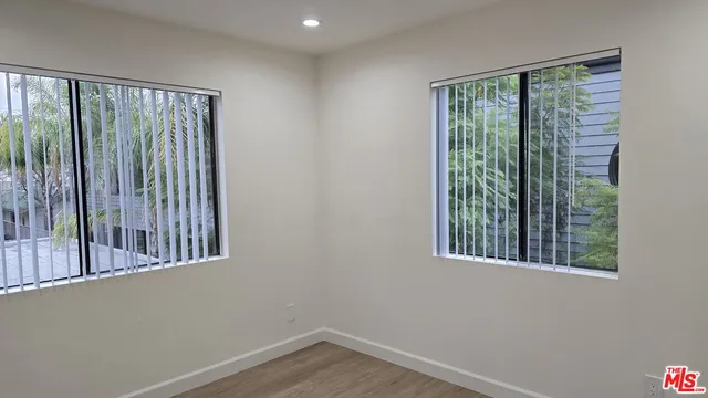 $2,850 | 330 Cameron Place, Unit 10, Glendale, CA 91207