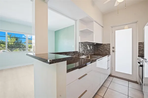 $1,925 | 7315 Byron Avenue, Unit 10, Miami Beach, FL 33141